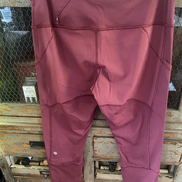 Lululemon capris - Picture 3 of 5